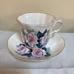 Vintage 50s Royal Grafton Bone China England Floral w/Gold Trim Tea Cup & Saucer